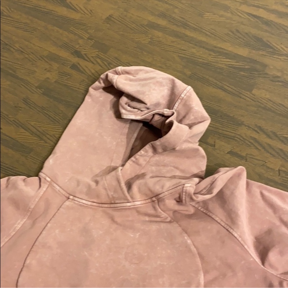 LIKE NEW | Lululemon | Snuggly Sweatshirt | Rustic Red/Pink | Size 6 - Picture 5 of 10